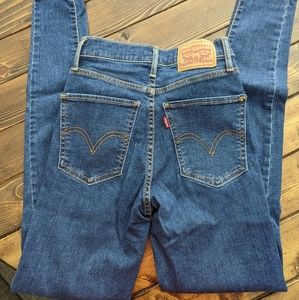 Levis Mile High Super Skinny